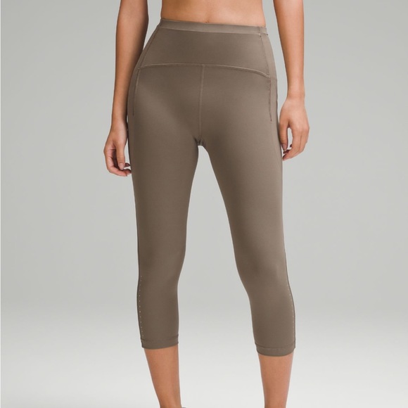 Lululemon Women’s “Swift Speed” High Rise Crop 21” Inseam (Size 12) - Picture 1 of 11